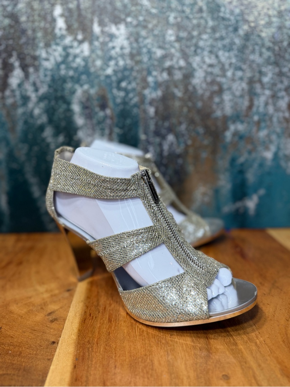 Michael Michael Kors Glam Berkley Glitter T-Strap Sandals US 10